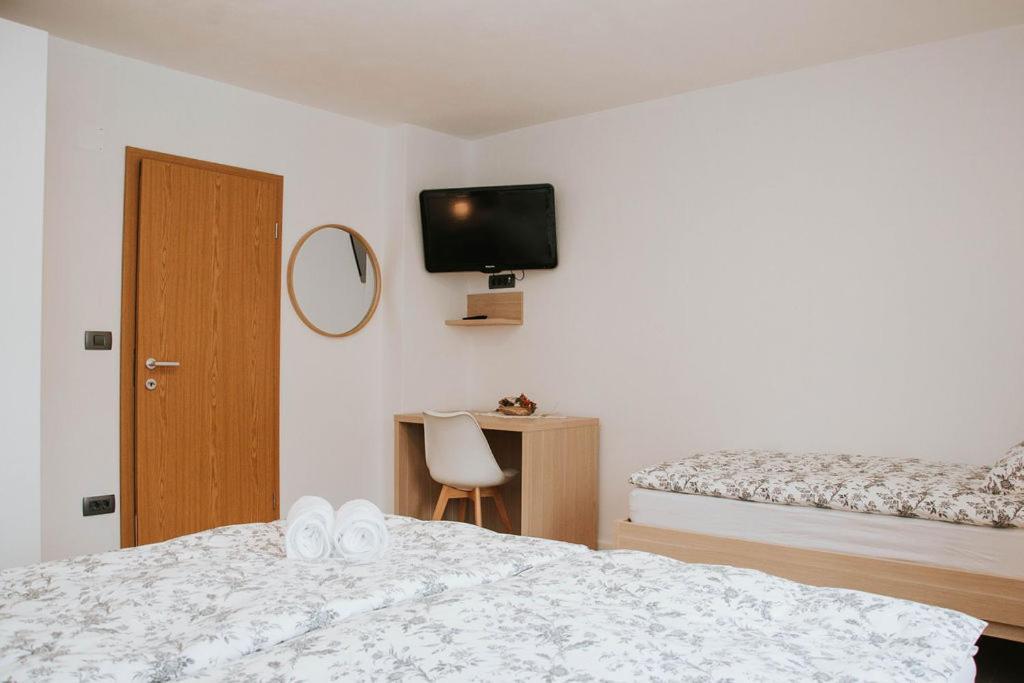 Apartmaji Ursic コバリード エクステリア 写真